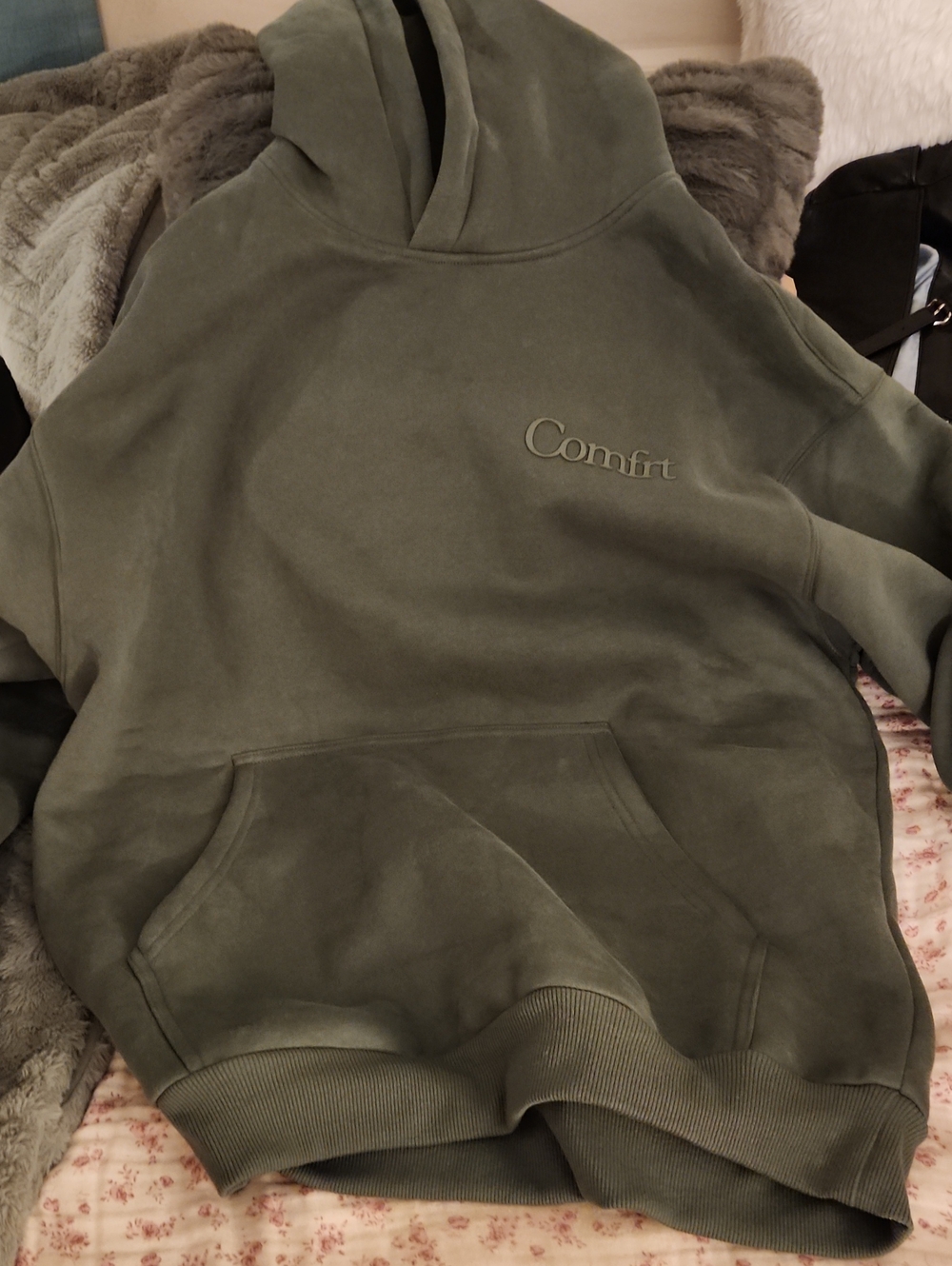 Comfort Olive Green Women's Pullover Hoodie